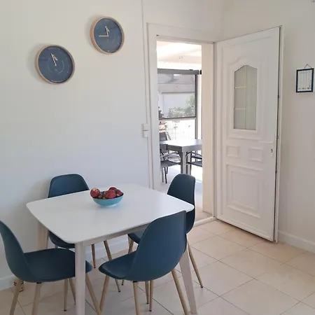 Maison Avec Terrasse A 3 Minutes De La *