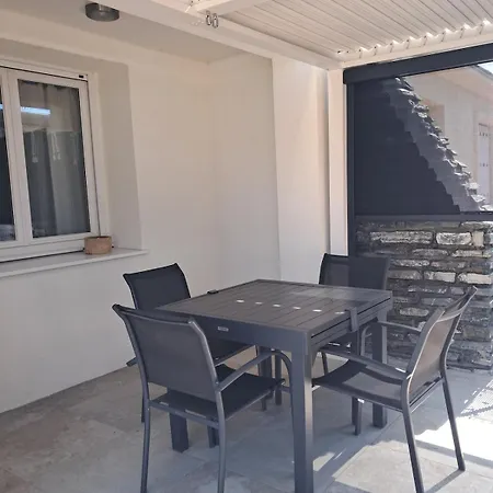 Maison Avec Terrasse A 3 Minutes De La Semesterbostad