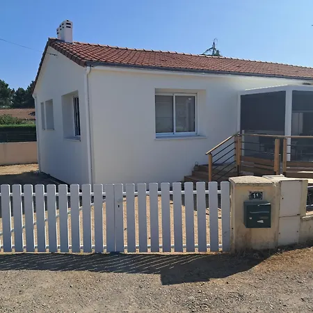 Maison Avec Terrasse A 3 Minutes De La Semesterbostad *